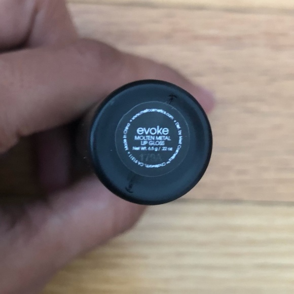 Melt Cosmetics "Evoke" lip gloss - Picture 5 of 10